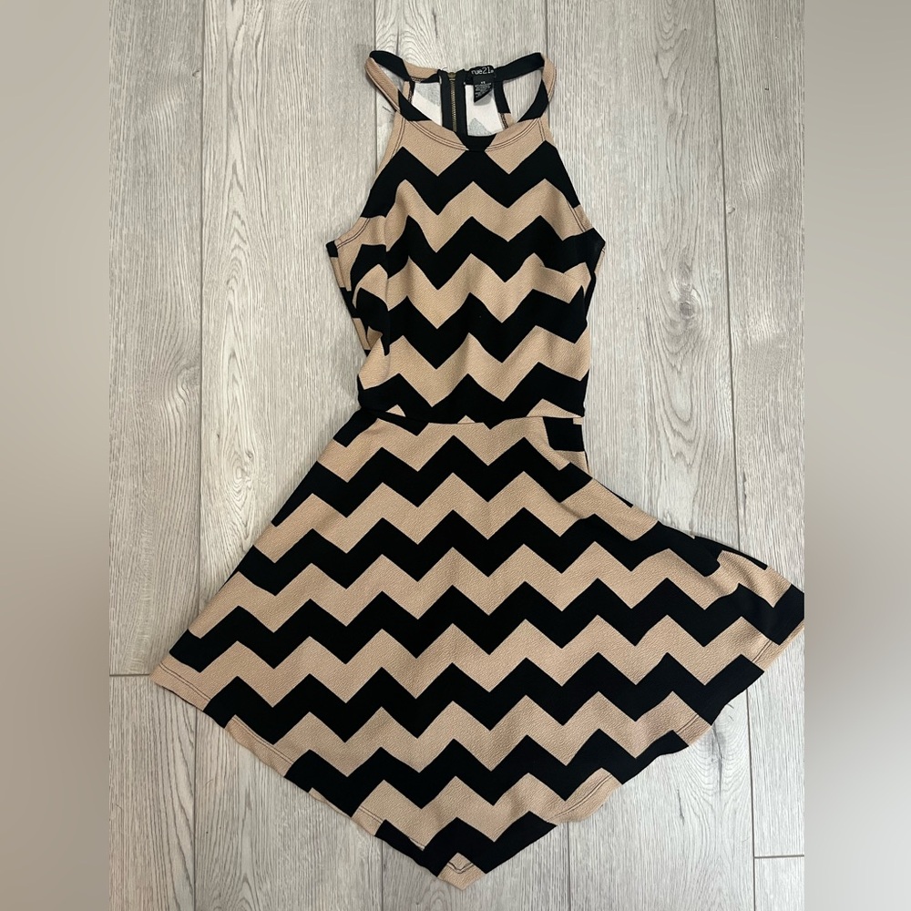 Rue 21 tan and black handkerchief skirt dress